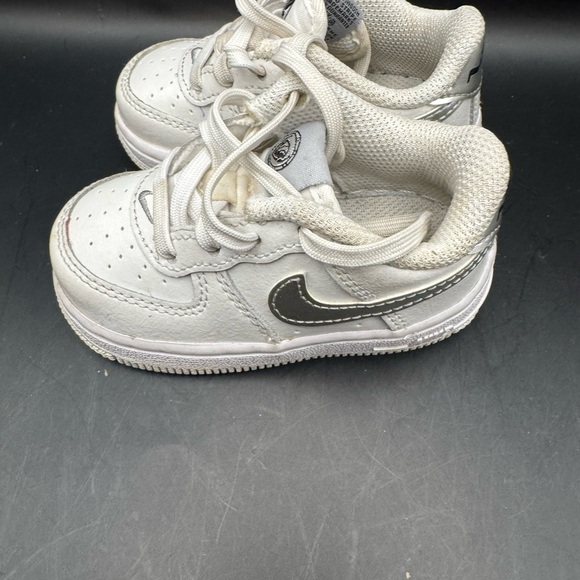 Nike Air Force 1 Low SE Toddler Sneakers Size 5C White Silver Lace Up Sneakers - Picture 2 of 11